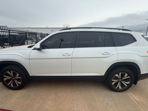 Certified 2026 Volkswagen Atlas SE AWD/4WD image 1