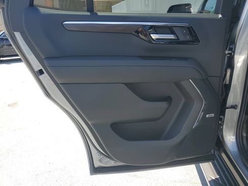 New 2026 Chevrolet Tahoe LT w/ Comfort Package AWD/4WD image 18