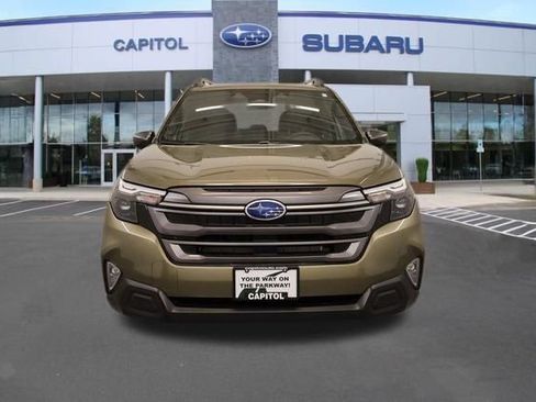 Used 2025 Subaru Forester Premium AWD/4WD image 7