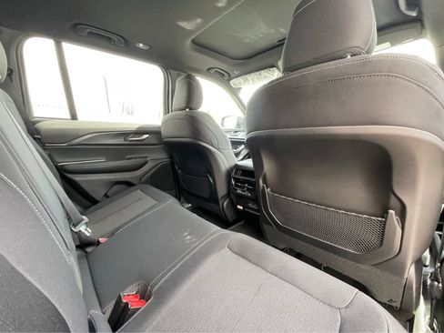 New 2025 Jeep Grand Cherokee Laredo w/ Luxury Tech Group I image 26