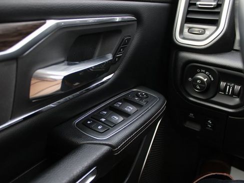 Used 2019 RAM 1500 Laramie image 22