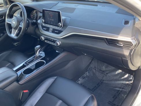 Used 2025 Nissan Altima 2.5 SR image 10