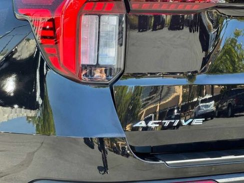 Used 2025 Ford Explorer Active RWD image 28