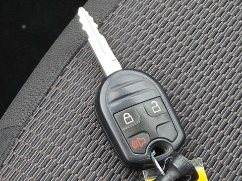 Used 2013 Ford Edge SEL image 30