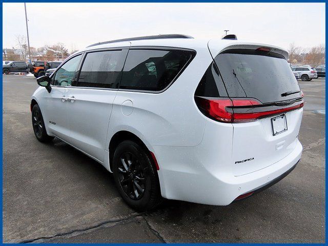 New 2026 Chrysler Pacifica Select AWD/4WD image 5