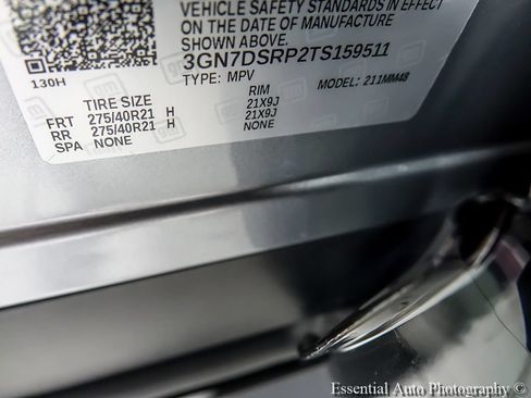 Used 2026 Chevrolet Equinox EV RS w/ LPO, All-Weather Mat Package FWD image 34