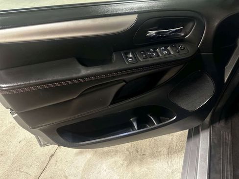 Used 2018 Dodge Grand Caravan GT image 10