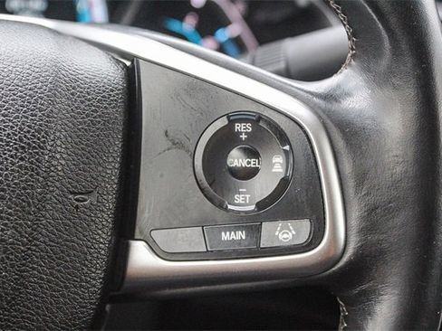 Used 2018 Honda Civic Touring image 33