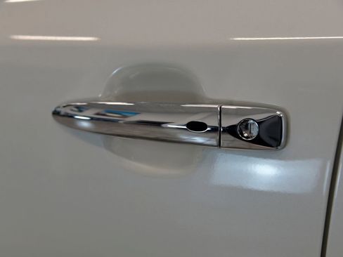 Used 2020 Nissan Leaf SL Plus image 13