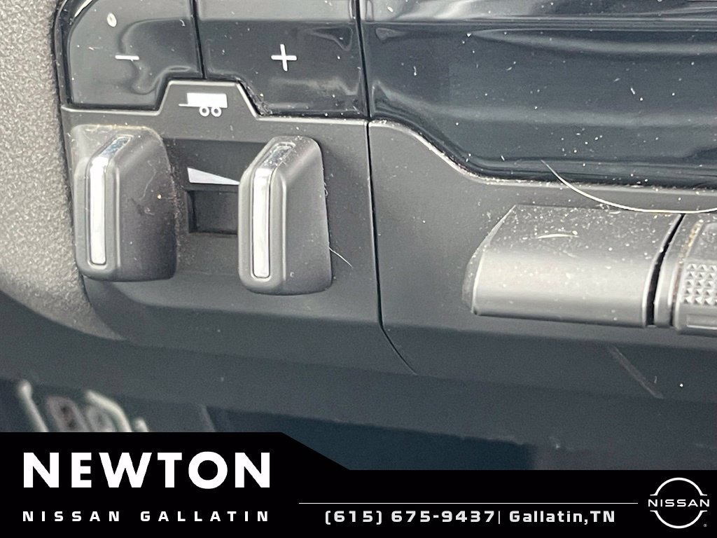 Used 2020 RAM 2500 Tradesman w/ Chrome Appearance Group AWD/4WD image 12