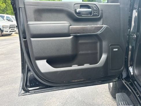 Used 2022 Chevrolet Silverado 2500 LTZ w/ LTZ Plus Package AWD/4WD image 21