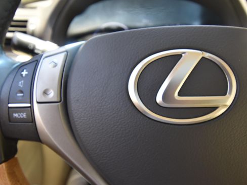 Used 2015 Lexus RX 450h FWD image 16