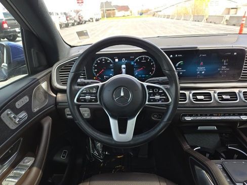 Used 2021 Mercedes-Benz GLS 450 4MATIC image 11