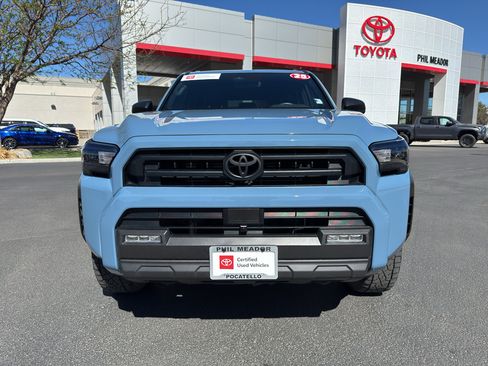 Certified 2025 Toyota 4Runner SR5 AWD/4WD image 6