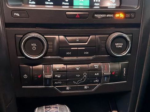 Used 2018 Ford Explorer XLT w/ Equipment Group 202A image 16