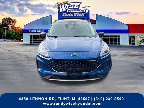 Used 2022 Ford Escape SE w/ Cold Weather Package image 8