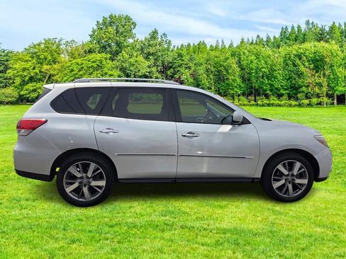Used 2015 Nissan Pathfinder SV AWD/4WD image 1
