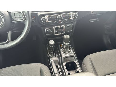 Used 2022 Jeep Gladiator Sport AWD/4WD image 24