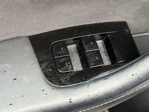 Used 2020 Tesla Model Y Long Range image 18