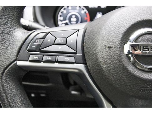 Certified 2020 Nissan Kicks SV image 13