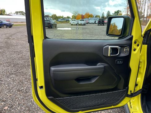 Used 2023 Jeep Wrangler Unlimited Rubicon 4xe w/ Steel Bumper Group image 23