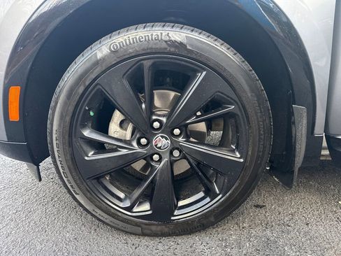 Used 2022 Buick Envision Essence w/ Technology Package I image 31