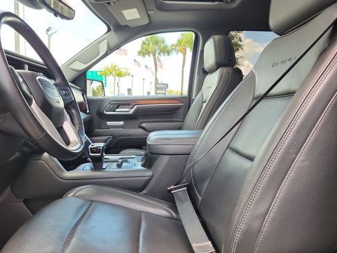 Used 2024 GMC Sierra 1500 Denali w/ Technology Package AWD/4WD image 13