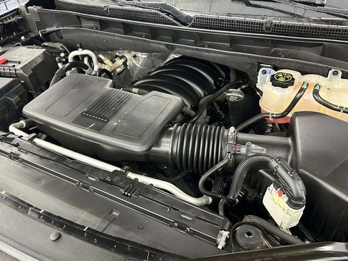 Used 2024 GMC Yukon Denali w/ Advanced Technology Package image 9