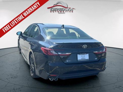 Used 2025 Toyota Camry SE FWD image 4
