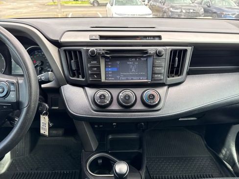 Used 2018 Toyota RAV4 LE w/ All Weather Liner Package AWD/4WD image 21