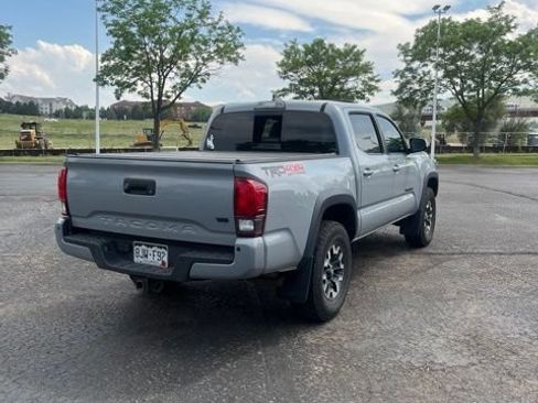Used 2019 Toyota Tacoma TRD Off-Road AWD/4WD image 6