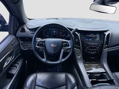 Used 2018 Cadillac Escalade Platinum RWD image 20