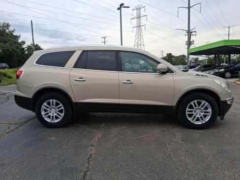 Used 2009 Buick Enclave CX w/ Trailering Provision Package AWD/4WD image 4