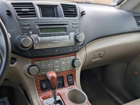 Used 2009 Toyota Highlander Limited FWD image 34