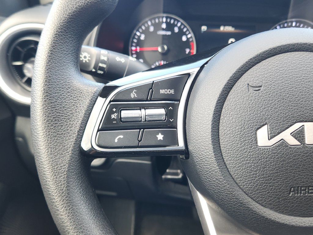 Used 2024 Kia Forte LXS FWD image 26