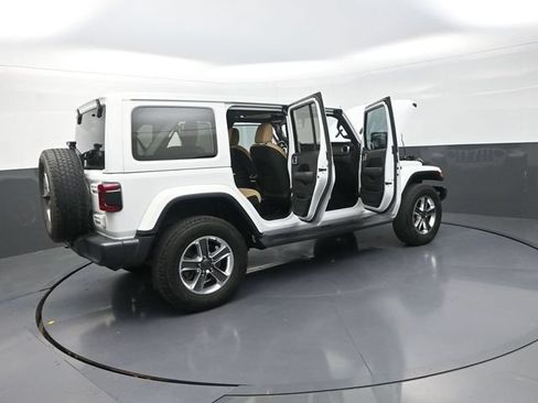 Used 2021 Jeep Wrangler Unlimited Sahara AWD/4WD image 36