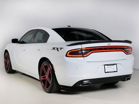 Used 2019 Dodge Charger SXT image 30