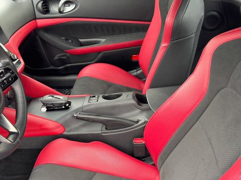 Certified 2024 Nissan Z Performance w/ Floor Mat Package image 14