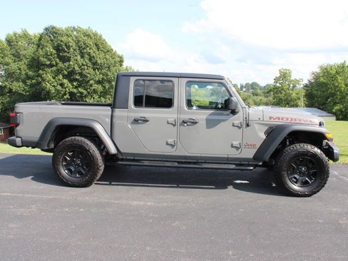 Used 2021 Jeep Gladiator Mojave AWD/4WD image 2