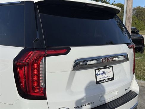Used 2023 GMC Yukon SLT image 11