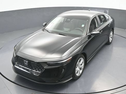 Used 2025 Honda Accord LX image 45