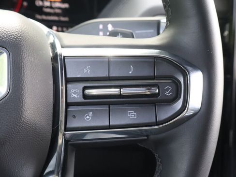 Used 2025 GMC Yukon Denali AWD/4WD image 30