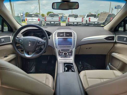 Used 2020 Lincoln MKZ FWD image 12