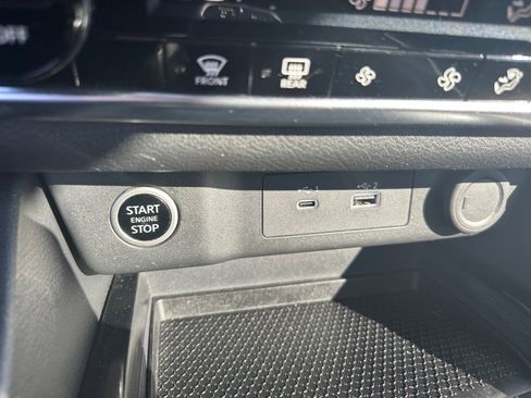 Used 2023 Nissan Rogue SV image 24