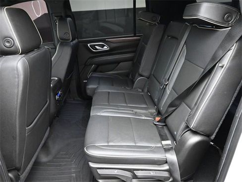 Used 2021 Chevrolet Suburban Premier w/ Premium Package image 17