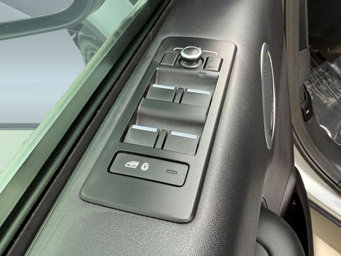 Used 2019 Land Rover Discovery HSE Luxury image 23