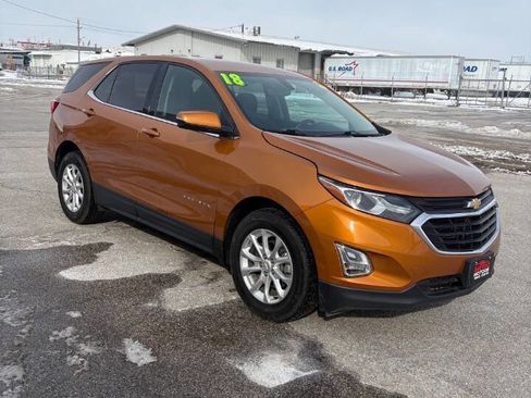 Used 2018 Chevrolet Equinox LT image 1
