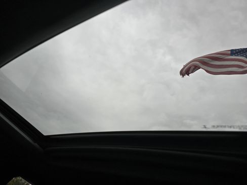 Used 2021 Chevrolet Silverado 1500 High Country w/ Technology Package image 34