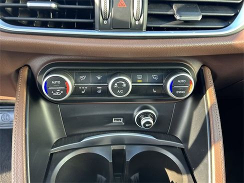 Used 2019 Alfa Romeo Stelvio Ti image 21