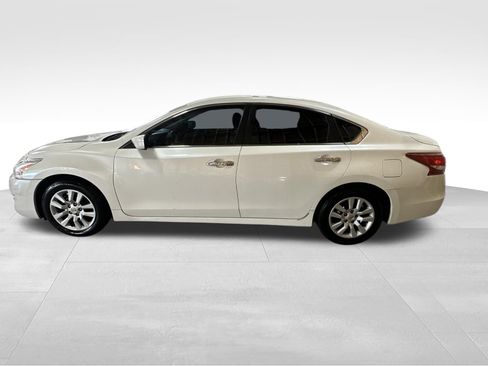 Used 2013 Nissan Altima 2.5 S FWD image 8